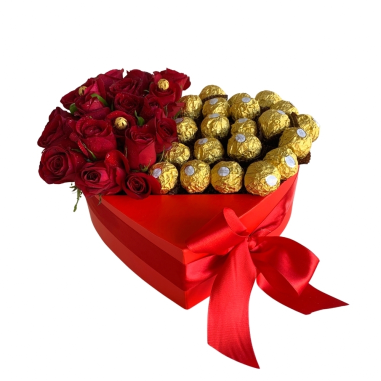 Coração de rosas com chocolate Coração de rosas com chocolate
