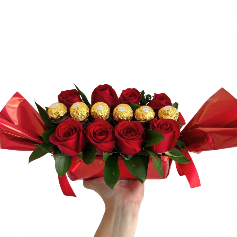 Arranjo de rosas com chocolate - encantador Arranjo de rosas com chocolate - encantador