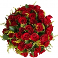 Buquê com 50 rosas vermelhas
